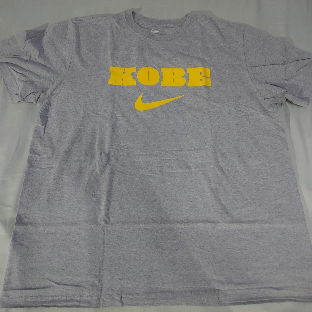 Kobe Bryant Nike Graphic Men's Tee Size 2XL used